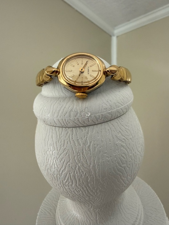 Timex Accessories - Vintage Timex Women's Gold Bracelet Watch with Round Dial